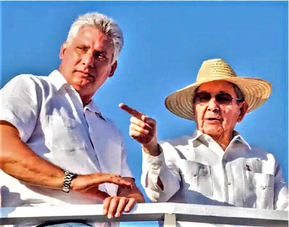 Diaz Canel e Raul Castro