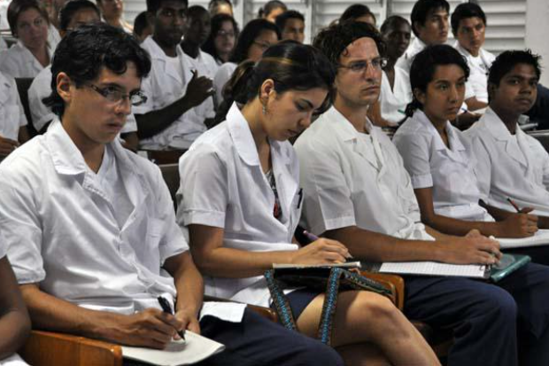 Studenti di medicina all'Avana