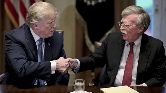 Bolton e Trump