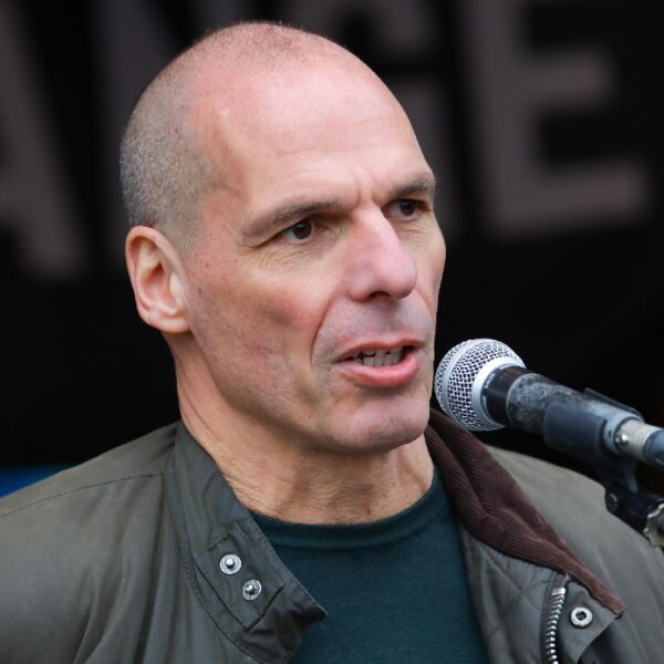 Yanis Varoufakis: “Il mio discorso a Berlino sulla Palestina che la polizia tedesca è entrata sul posto per vietare – e la cui pubblicazione qui ha portato alla mia espulsione dalla Germania!”