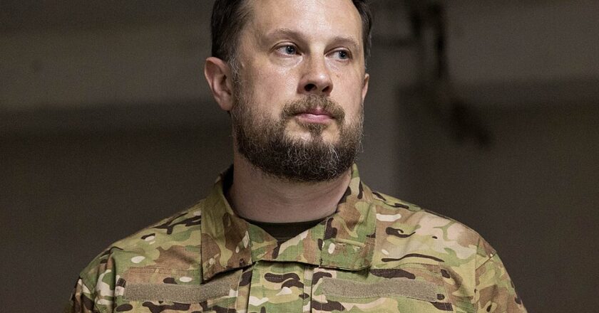 Zelensky nomina “Eroe dell’Ucraina” il fondatore del Battaglione Azov – Di Lorenzo Poli