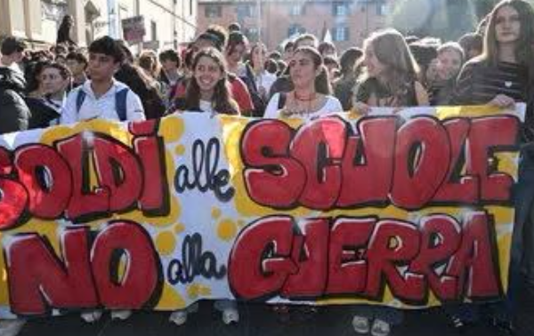 Parlano di “piazze degenerate”, ma la vera degenerazione sta nell’ideologia di chi serve ai signori della guerra. – di Claudileia Lemes Dias