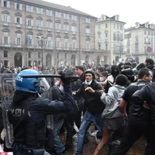 UNA VERGOGNA ITALIANA: MANGANELLI CONTRO I GIOVANI CHE CHIEDONO PACE E ISTRUZIONE